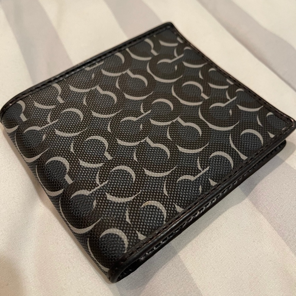 Coach men’s  Billfold wallet